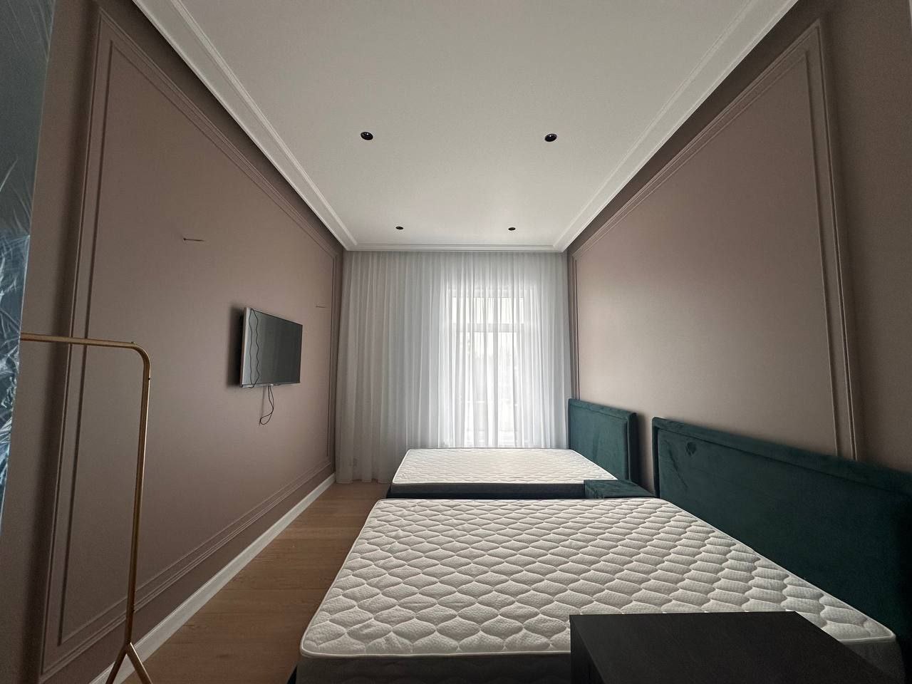 photo_5436007409693882912_y